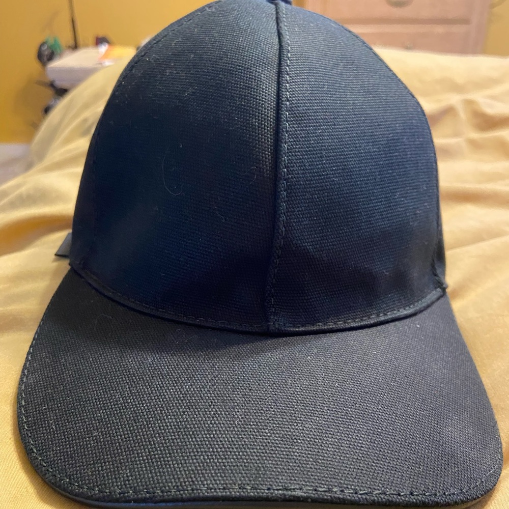 Black Gucci baseball hat